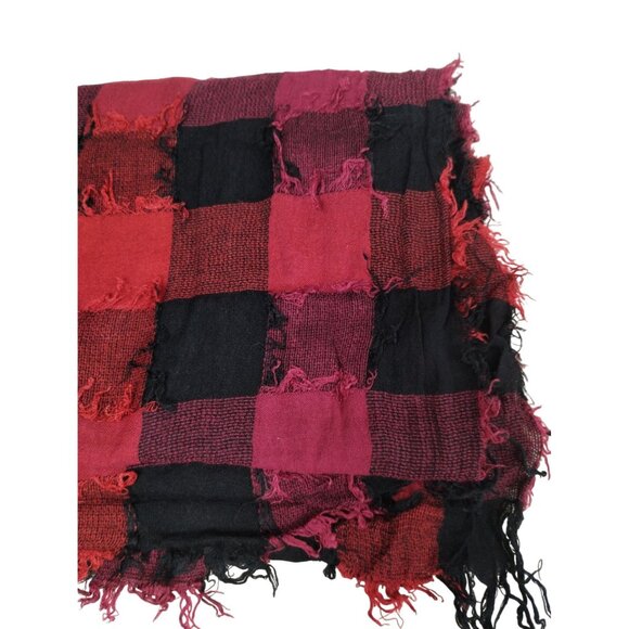 Womens Red and Black Buffalo Plaid Reversable Frayed Knit Scarf - Picture 6 of 7